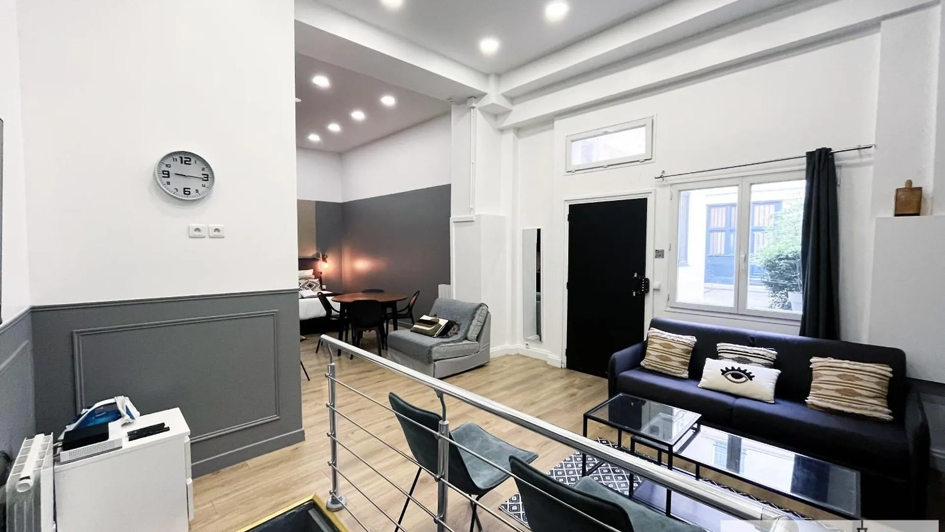 Urban Flat 05 - Spacious 1 Bedroom Parisian Flat Apartment
