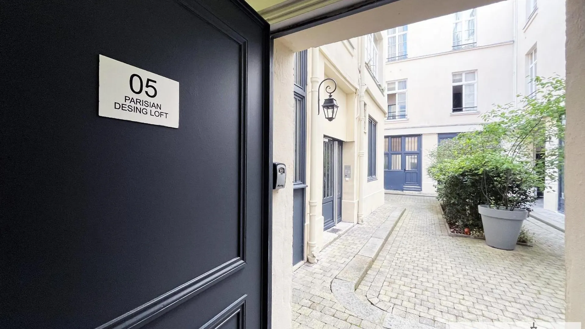 Urban Flat 05 - Spacious 1 Bedroom Parisian Flat Apartment Paris