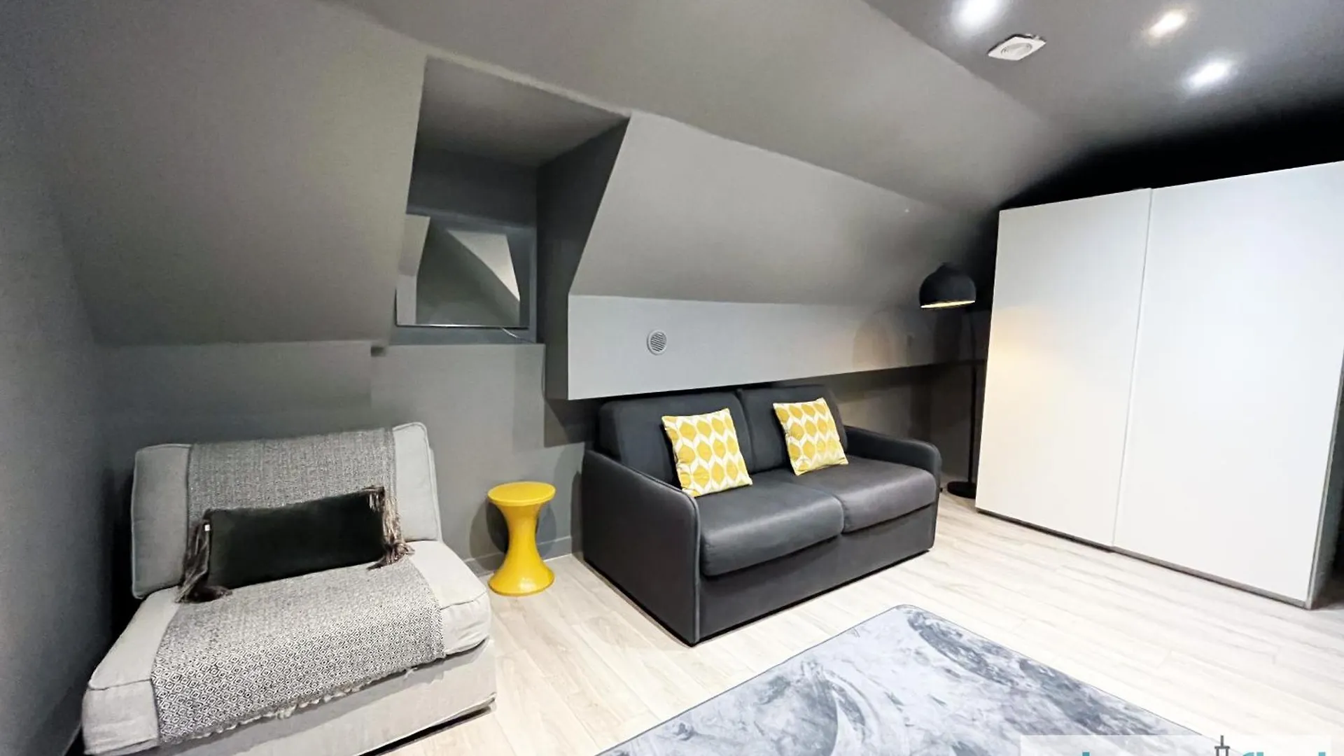 Apartment Urban Flat 05 - Spacious 1 Bedroom Parisian Flat